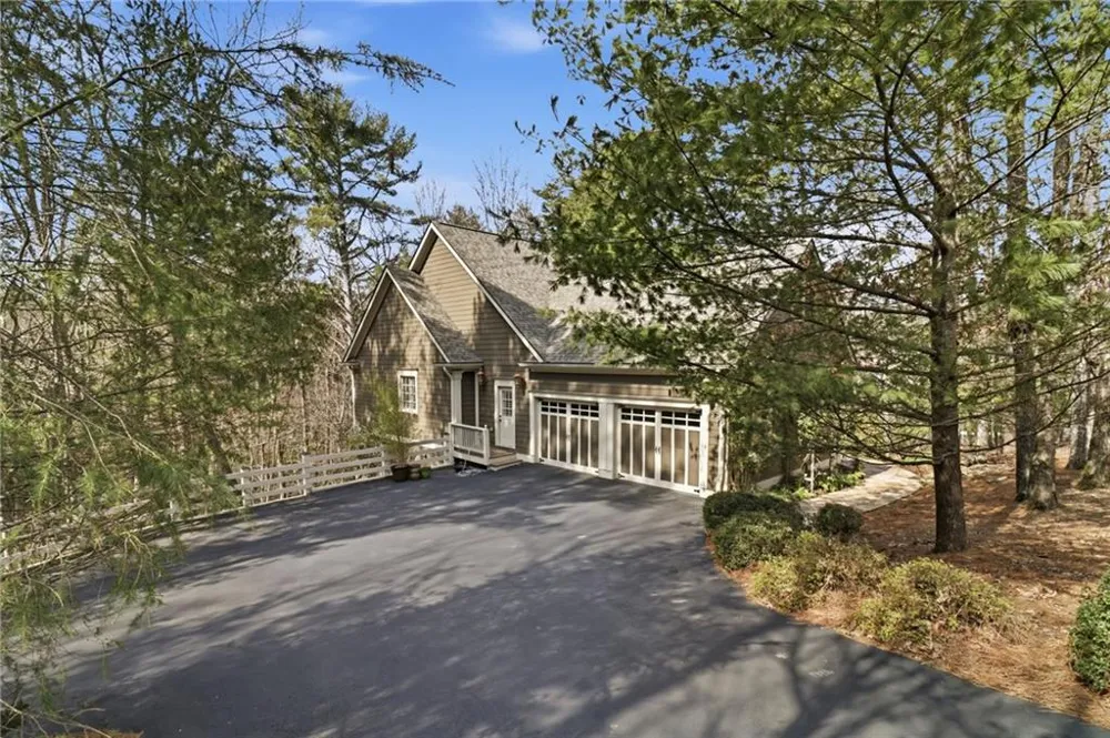 89 Bluestern Drive NW Big Canoe, GA 30143