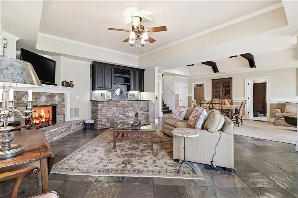 89 Bluestern Drive NW Big Canoe, GA 30143
