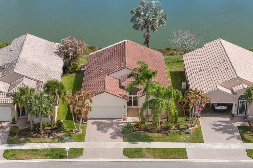 364 NW Sunview Way