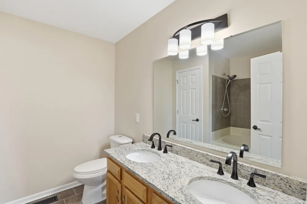 10832 Deep Creek Court Fort Wayne, IN 46804