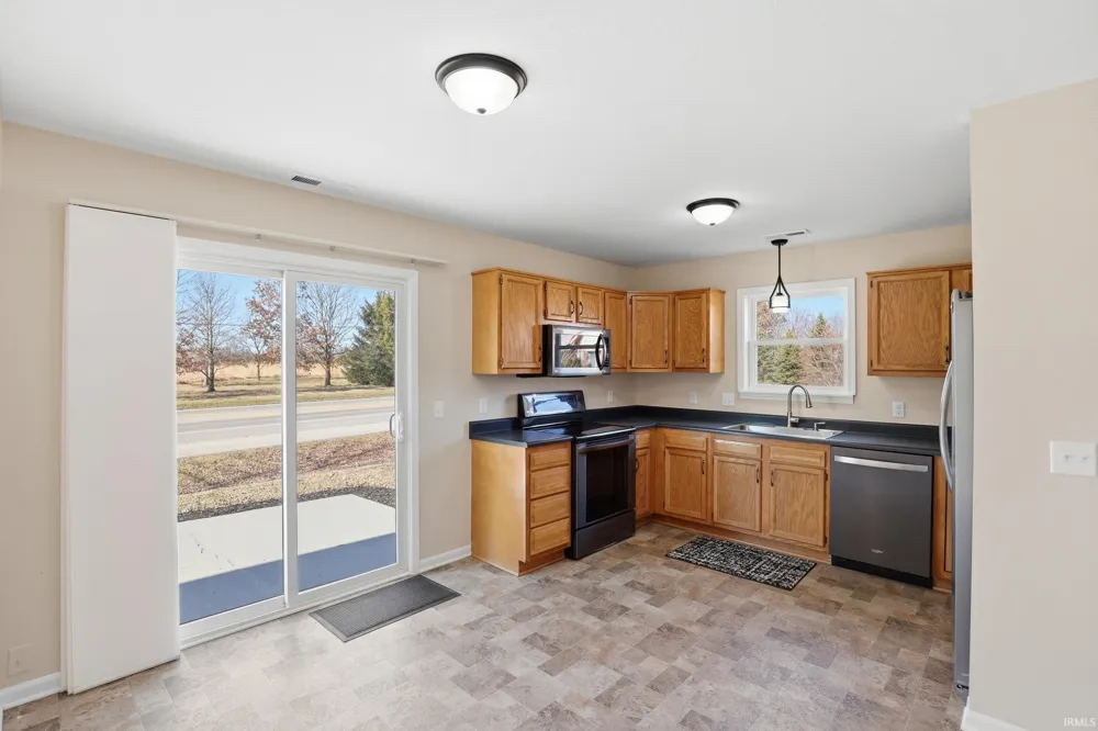 10832 Deep Creek Court Fort Wayne, IN 46804