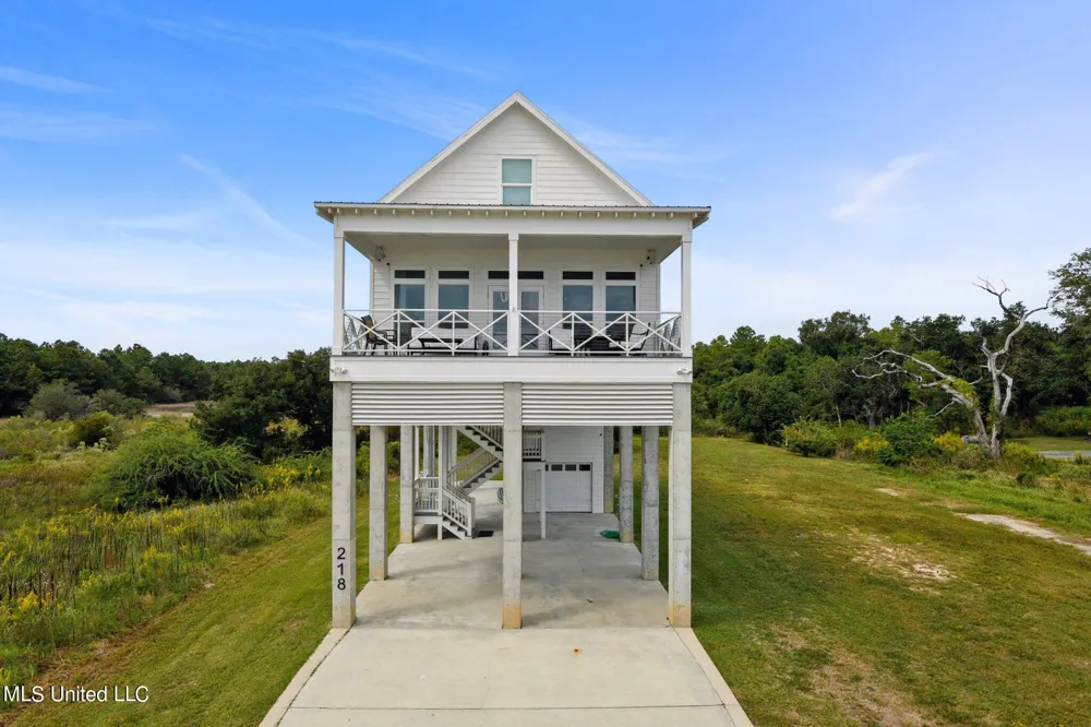 218 S Beach Boulevard Waveland, MS 39576