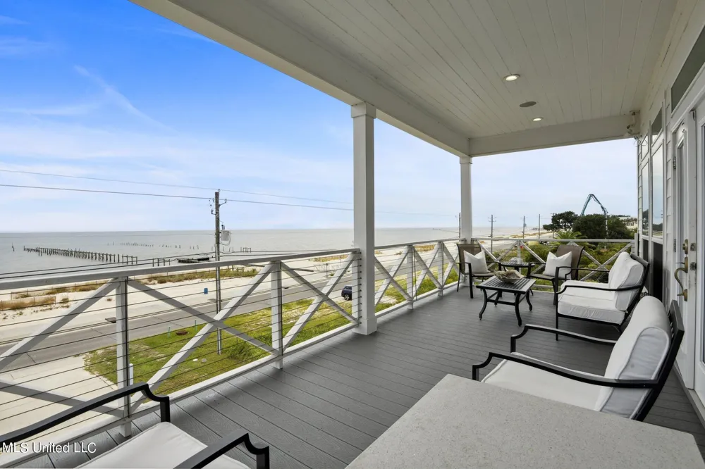 218 S Beach Boulevard Waveland, MS 39576
