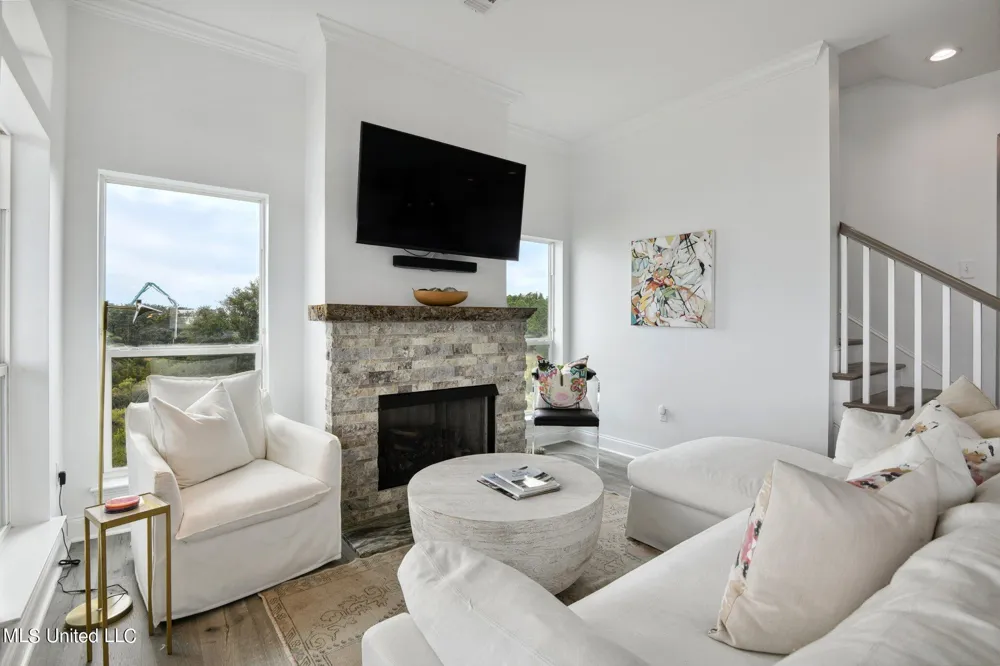 218 S Beach Boulevard Waveland, MS 39576