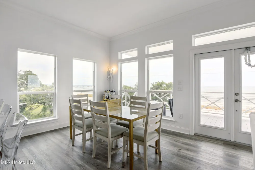218 S Beach Boulevard Waveland, MS 39576