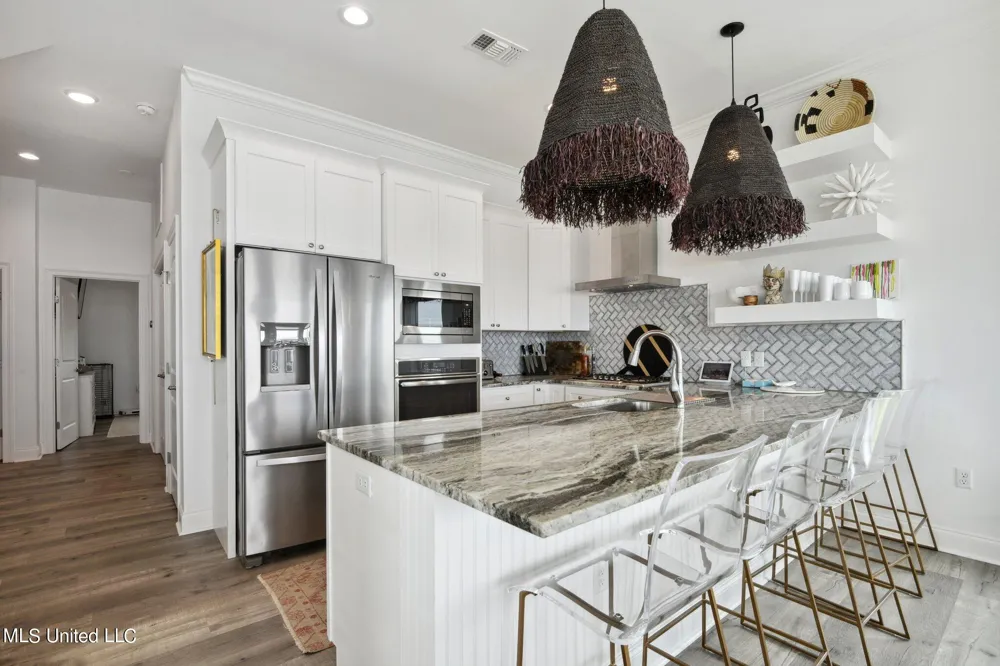 218 S Beach Boulevard Waveland, MS 39576