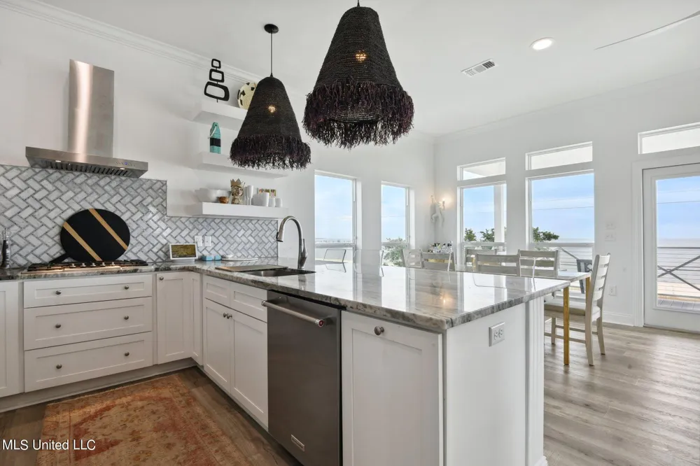 218 S Beach Boulevard Waveland, MS 39576