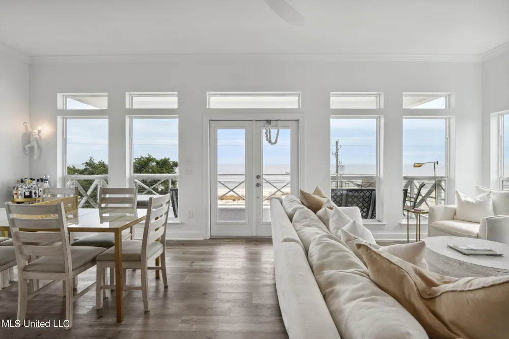 218 S Beach Boulevard Waveland, MS 39576