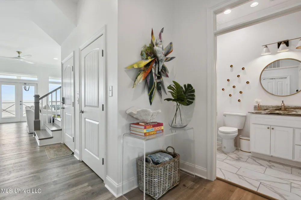 218 S Beach Boulevard Waveland, MS 39576