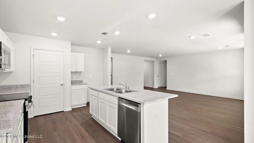 268 Raulston Drive Byram, MS 39272