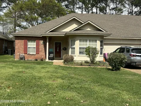 102 Carter Cove