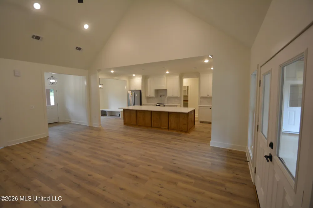 2165 Mississippi 43 Pelahatchie, MS 39145
