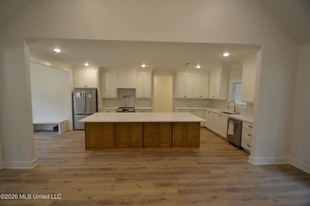 2165 Mississippi 43 Pelahatchie, MS 39145