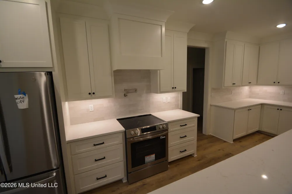 2165 Mississippi 43 Pelahatchie, MS 39145