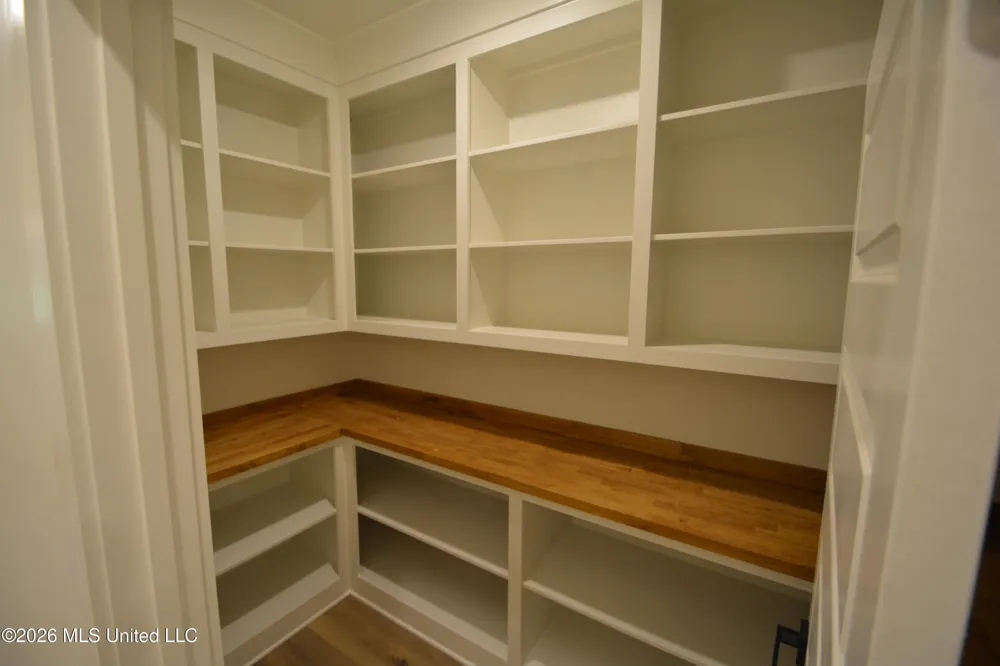 2165 Mississippi 43 Pelahatchie, MS 39145