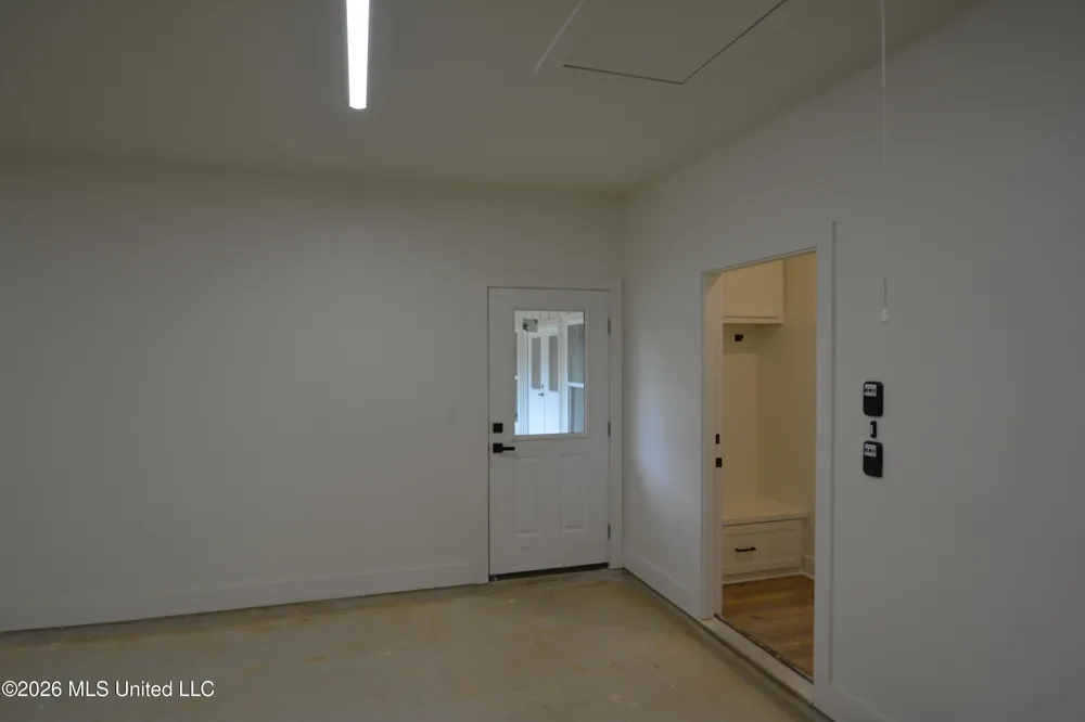 2165 Mississippi 43 Pelahatchie, MS 39145