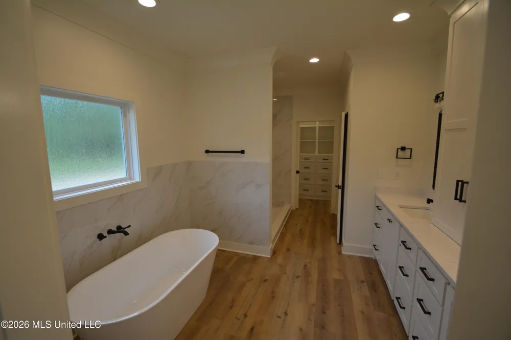 2165 Mississippi 43 Pelahatchie, MS 39145
