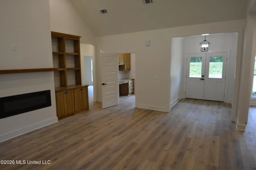 2165 Mississippi 43 Pelahatchie, MS 39145