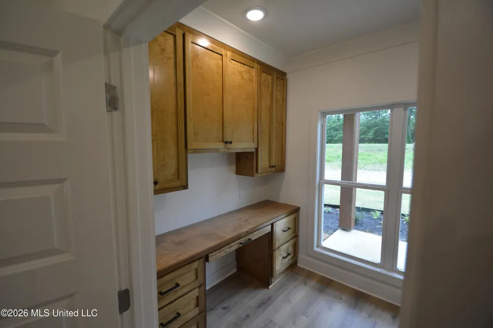 2165 Mississippi 43 Pelahatchie, MS 39145