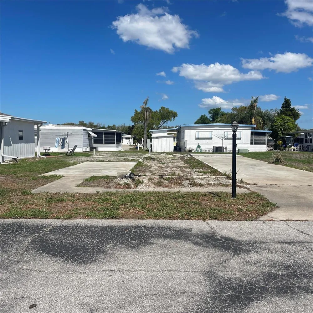 420 49TH STREET E #13 Palmetto, FL 34221