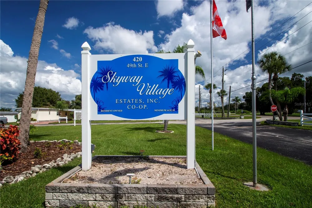 420 49TH STREET E #13 Palmetto, FL 34221