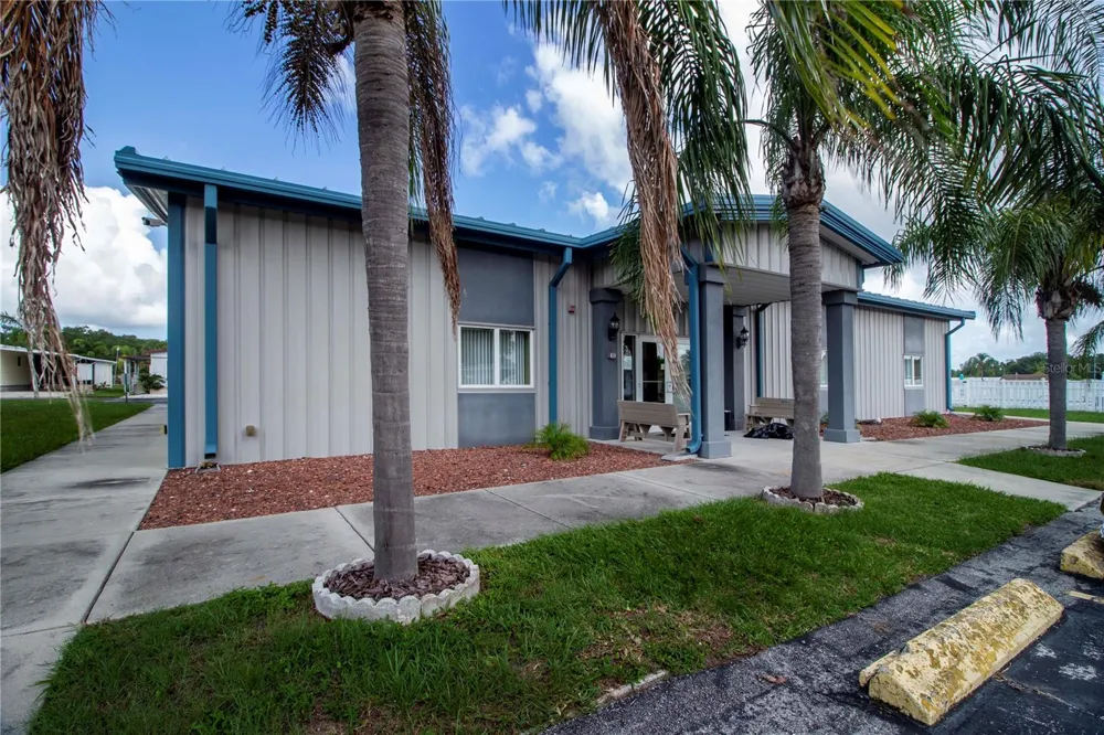 420 49TH STREET E #13 Palmetto, FL 34221