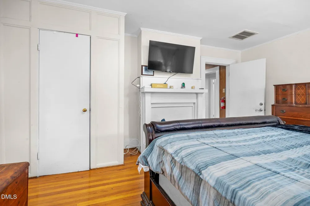1113 Nash E Wilson, NC 27893