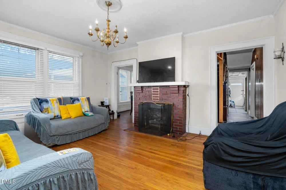 1113 Nash E Wilson, NC 27893