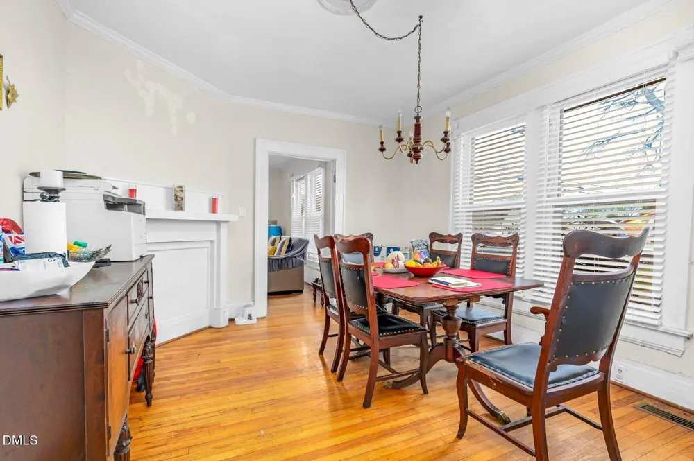 1113 Nash E Wilson, NC 27893