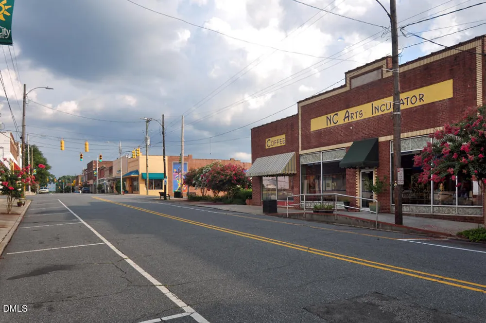 231-b Chatham Avenue #B Siler City, NC 27344