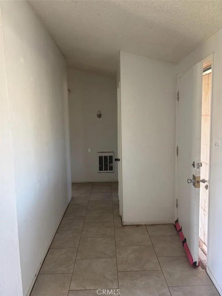 21024 79th California City, CA 93505