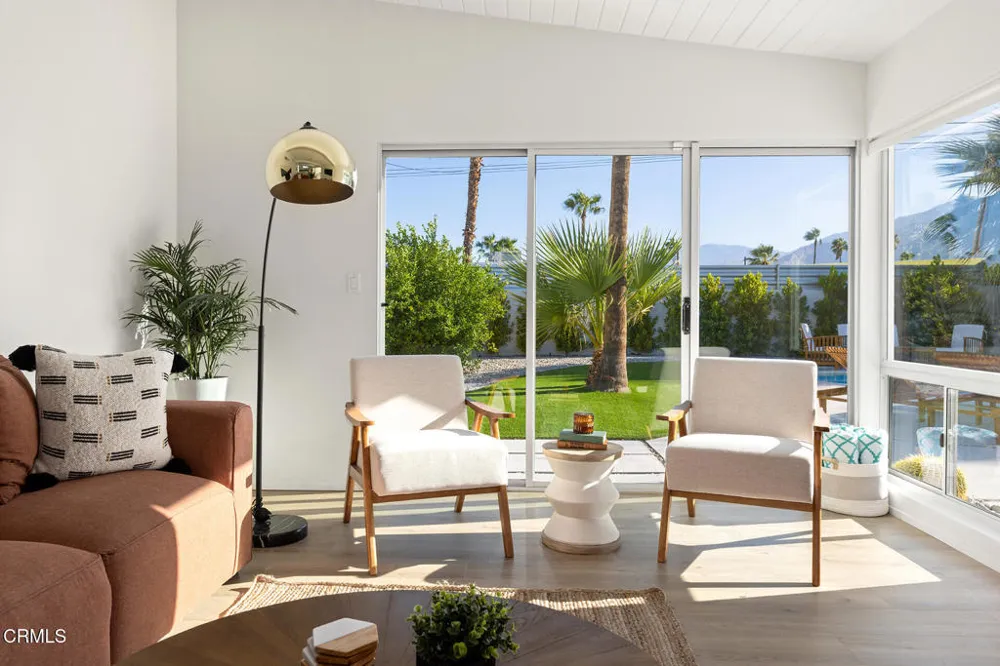 795 E Racquet Club Road Palm Springs, CA 92262