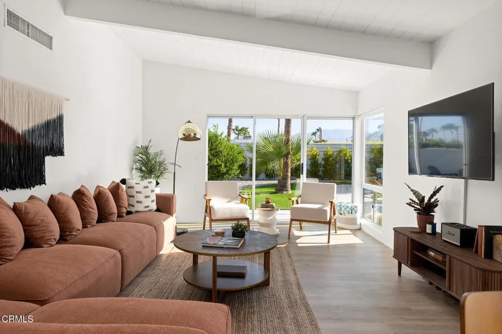795 E Racquet Club Road Palm Springs, CA 92262