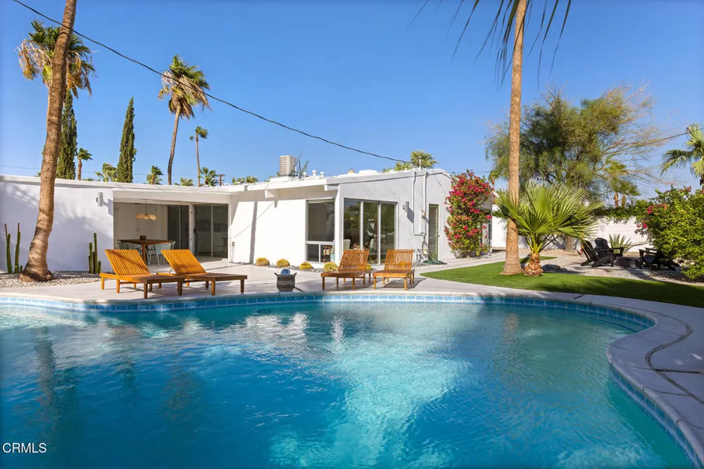 795 E Racquet Club Road Palm Springs, CA 92262