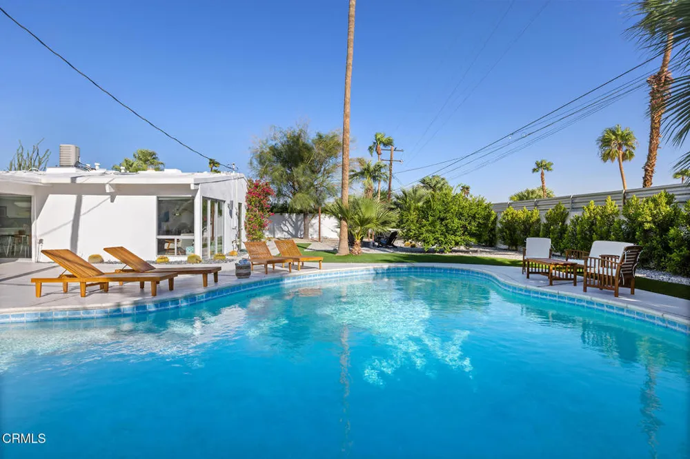 795 E Racquet Club Road Palm Springs, CA 92262