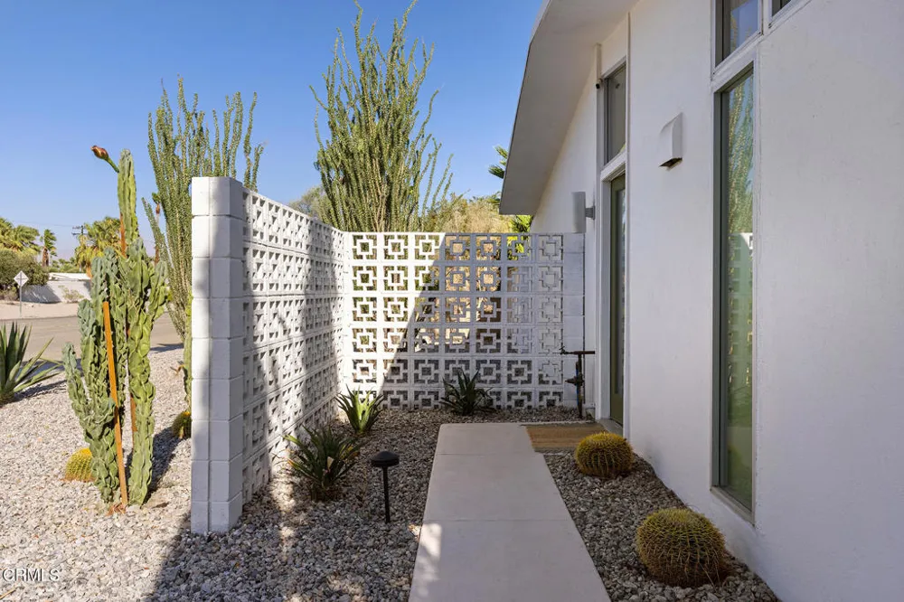 795 E Racquet Club Road Palm Springs, CA 92262