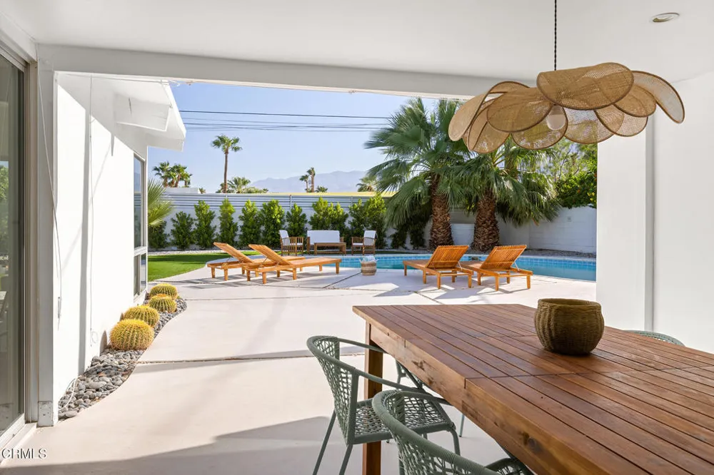 795 E Racquet Club Road Palm Springs, CA 92262