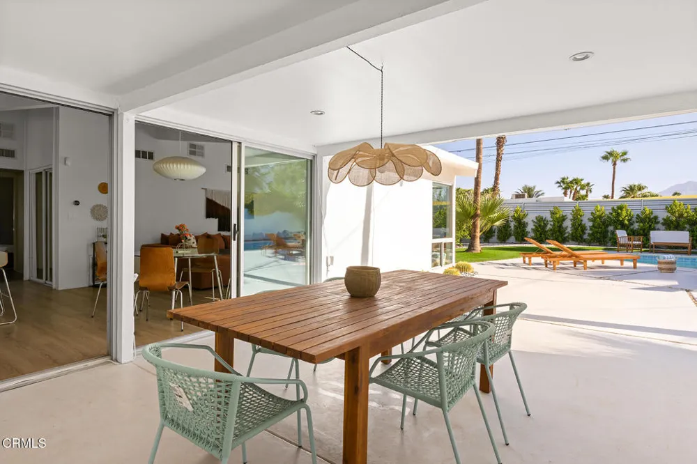 795 E Racquet Club Road Palm Springs, CA 92262