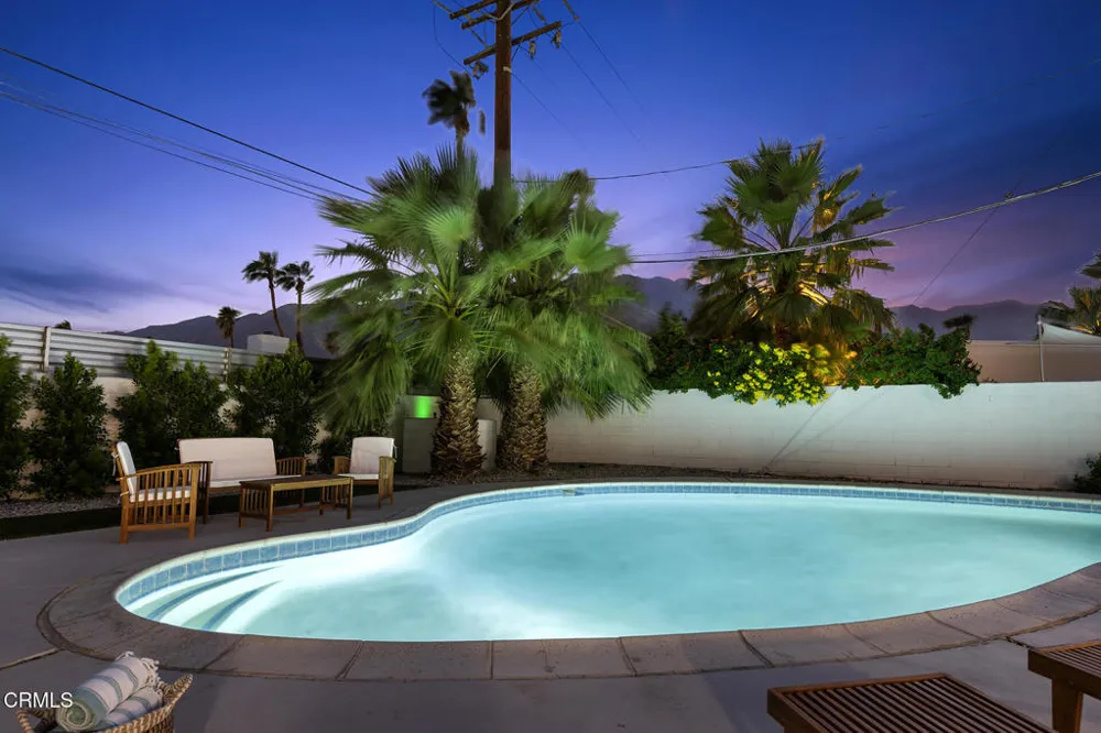 795 E Racquet Club Road Palm Springs, CA 92262