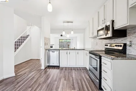 2238 Piccardo Cir
