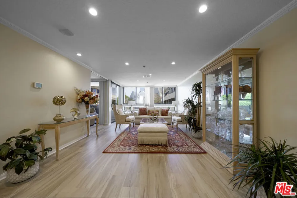 121 S Hope Street #431 Los Angeles, CA 90012