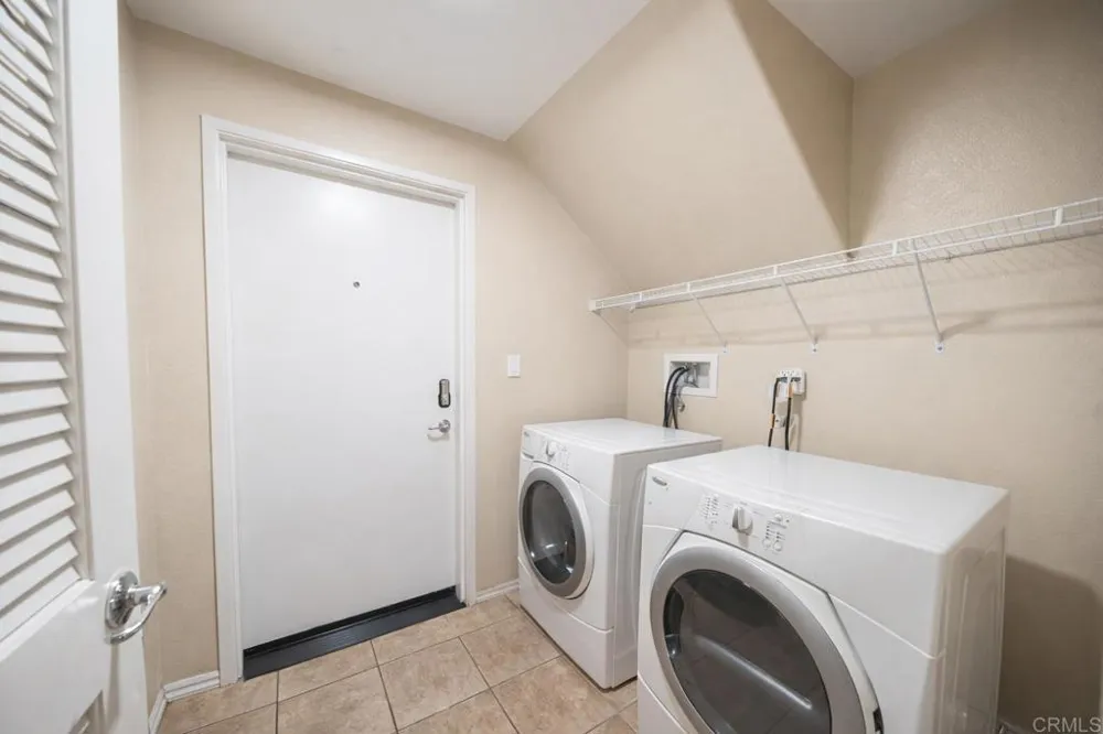 4096 Union Square Lane East San Diego, CA 92105