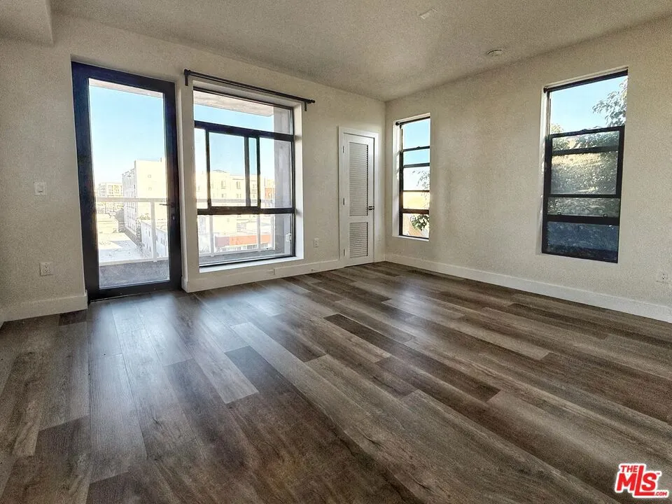 723 S St Andrews Place #508 Los Angeles, CA 90005