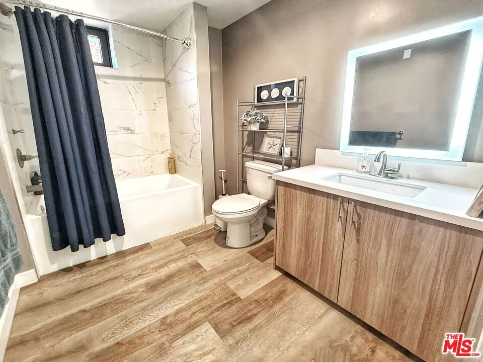 723 S St Andrews Place #508 Los Angeles, CA 90005