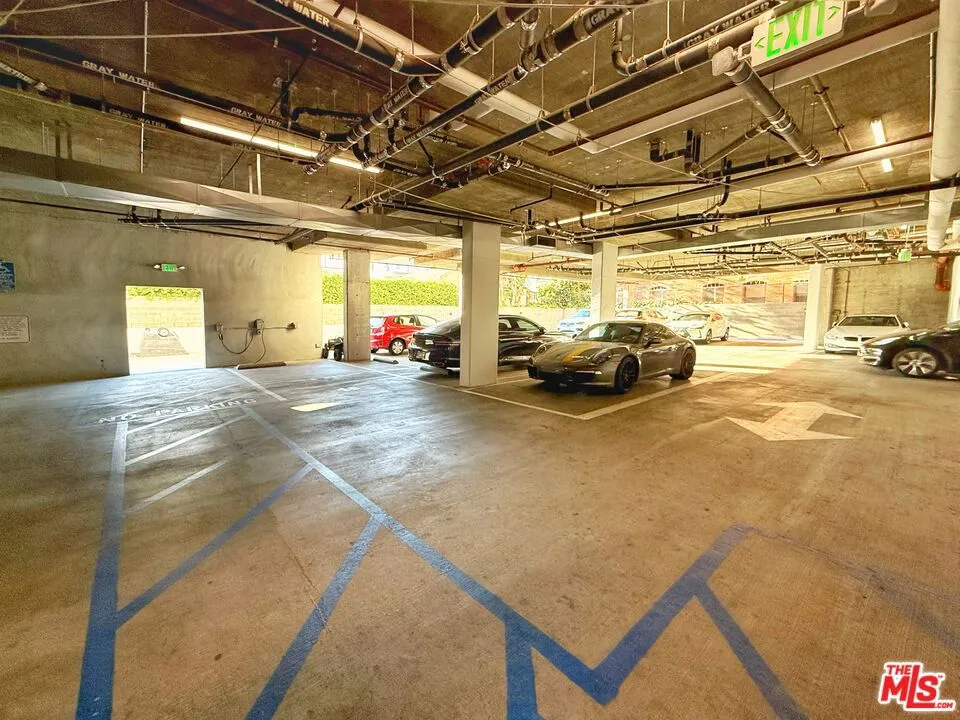 723 S St Andrews Place #508 Los Angeles, CA 90005
