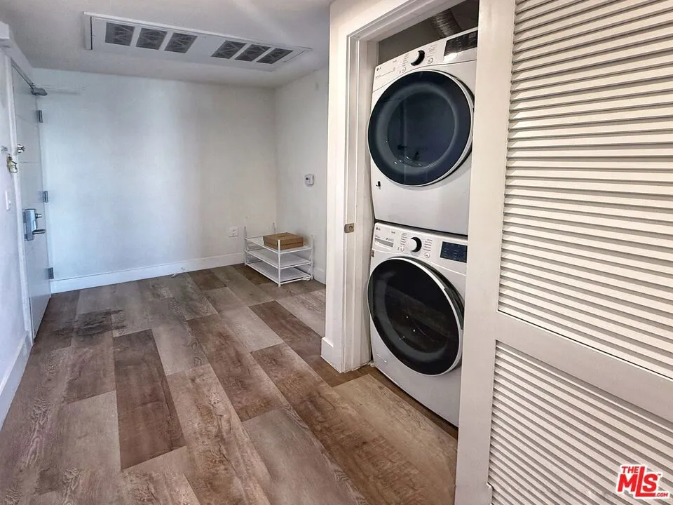 723 S St Andrews Place #508 Los Angeles, CA 90005
