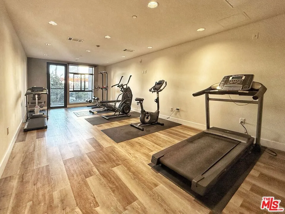 723 S St Andrews Place #508 Los Angeles, CA 90005