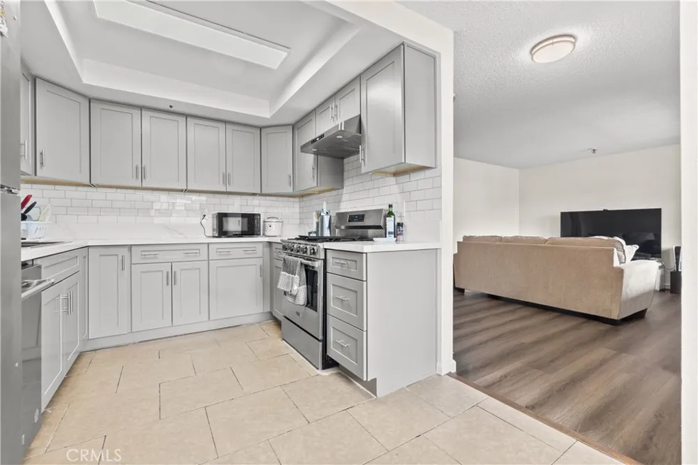 3702 W 126th Hawthorne, CA 90250