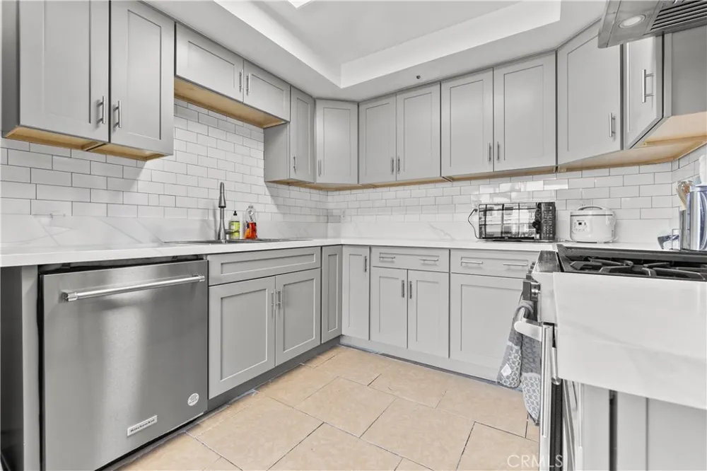3702 W 126th Hawthorne, CA 90250