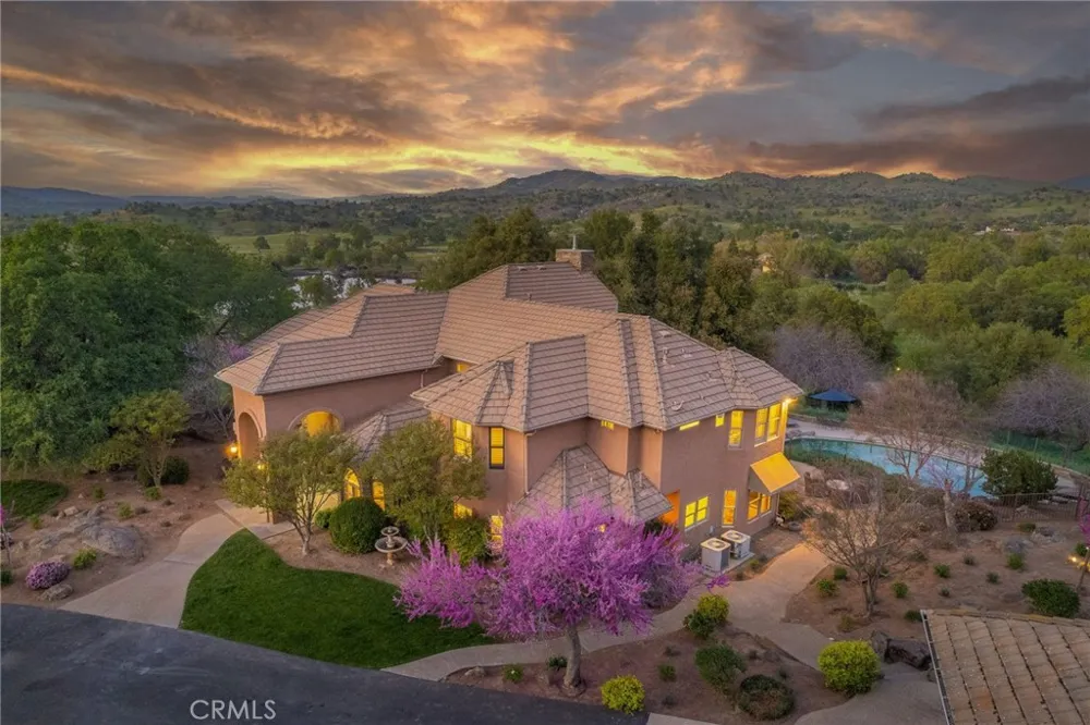 16115 Deer Path Clovis, CA 93619